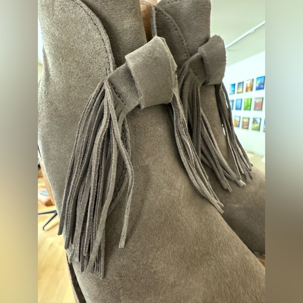 UGG Corin gray suede fridge tassel ankle booties, size 6.5 - Picture 12 of 12
